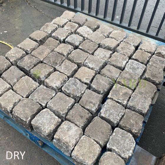 Dry Granite cobble stones 