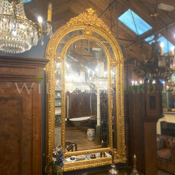 Beautiful decorative gilt mirror